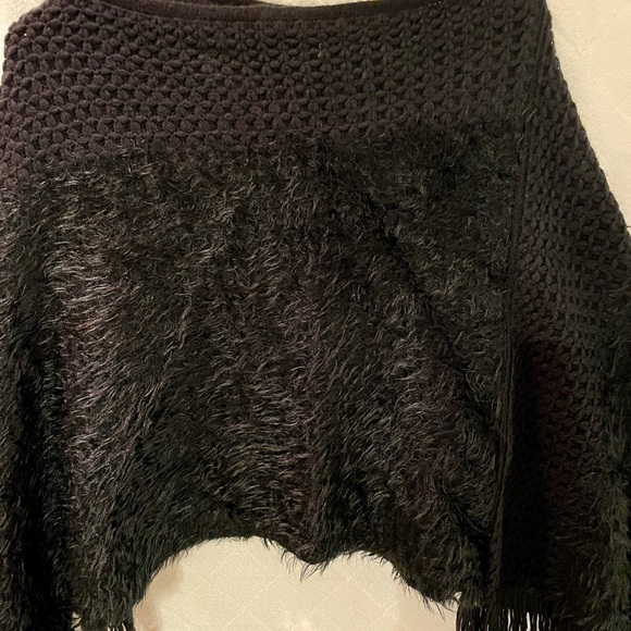 2 texture black poncho- soft & cozy - Picture 4 of 5